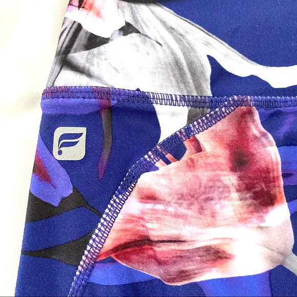 Fabletics Lisette Pureluxe Midnight Lily Leggings - Picture 5 of 8